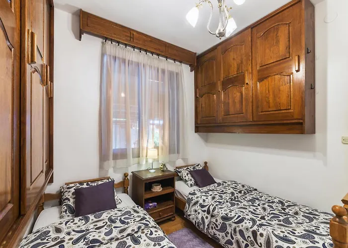 Apartment Stunning In With Wifi Pula