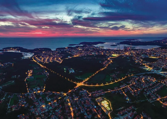 Apartment Stunning In With Wifi Pula